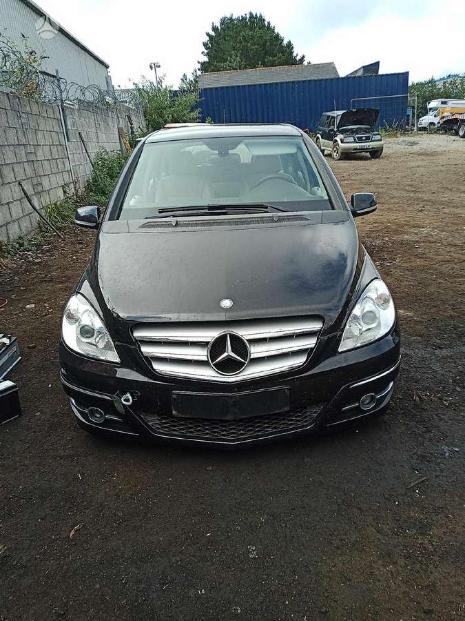 Mercedes-Benz B klasė по частям