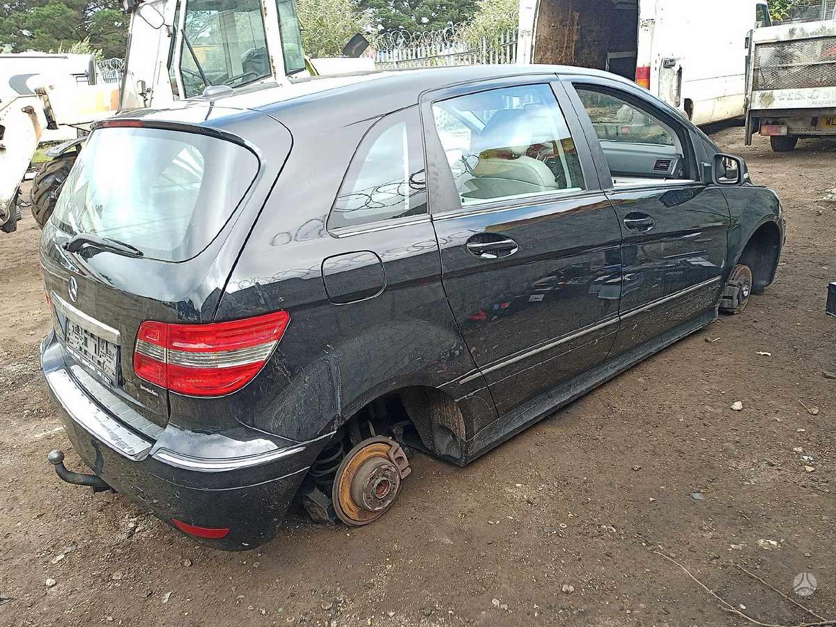 Mercedes-Benz B klasė по частям