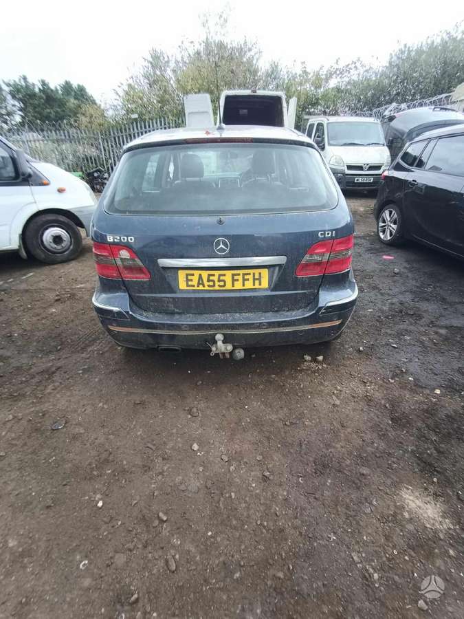 Mercedes-Benz B klasė по частям