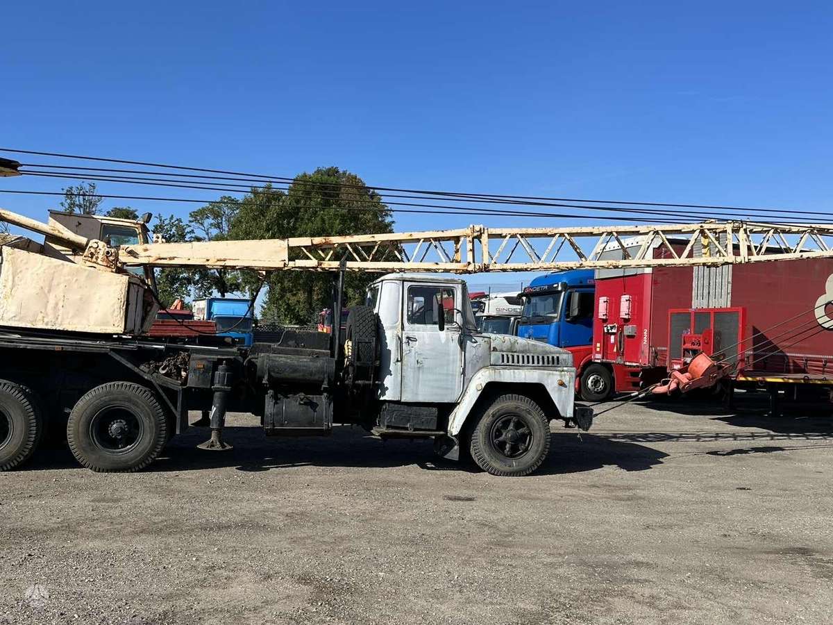 Kraz ., crane
