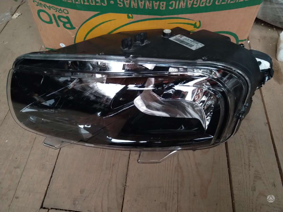 Citroen C4 Cactus bumper reinforcement, lights