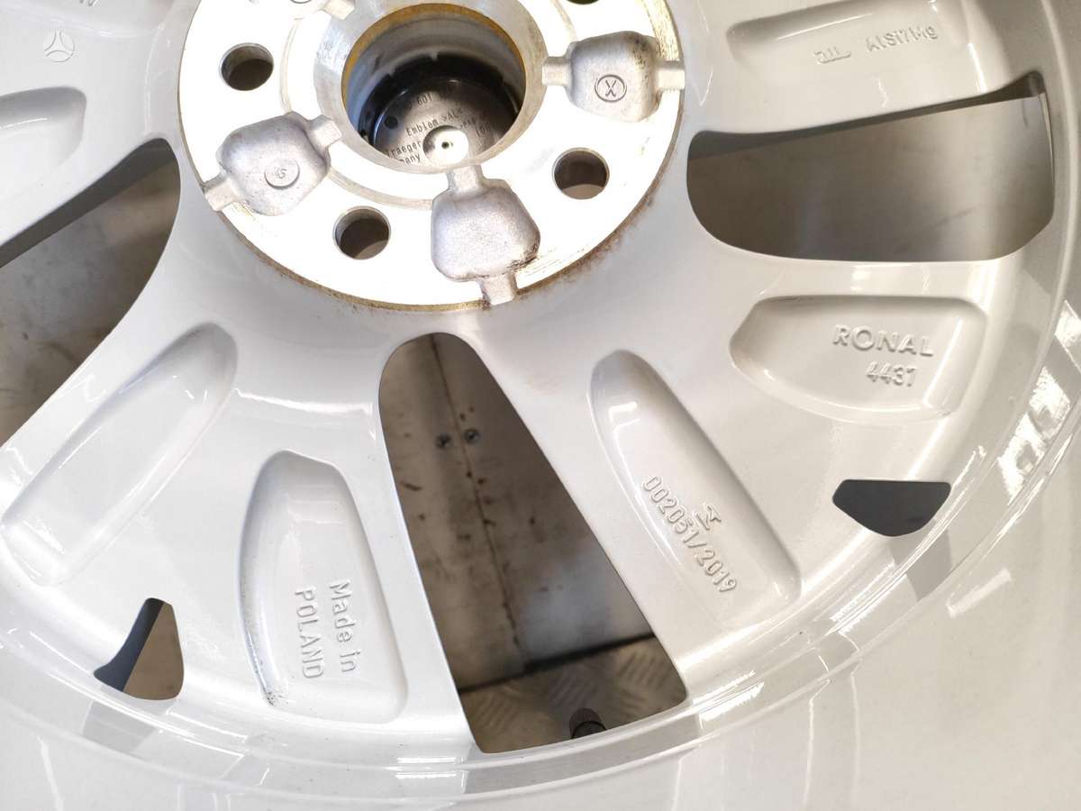 Volkswagen, lengvojo lydinio, R17