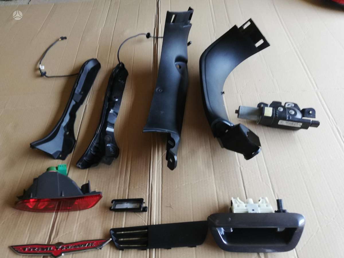 Jeep Compass virsbūves detaļas