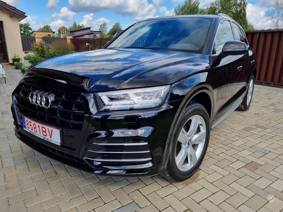 Audi Q5, 2.0 l., off-road / crossover