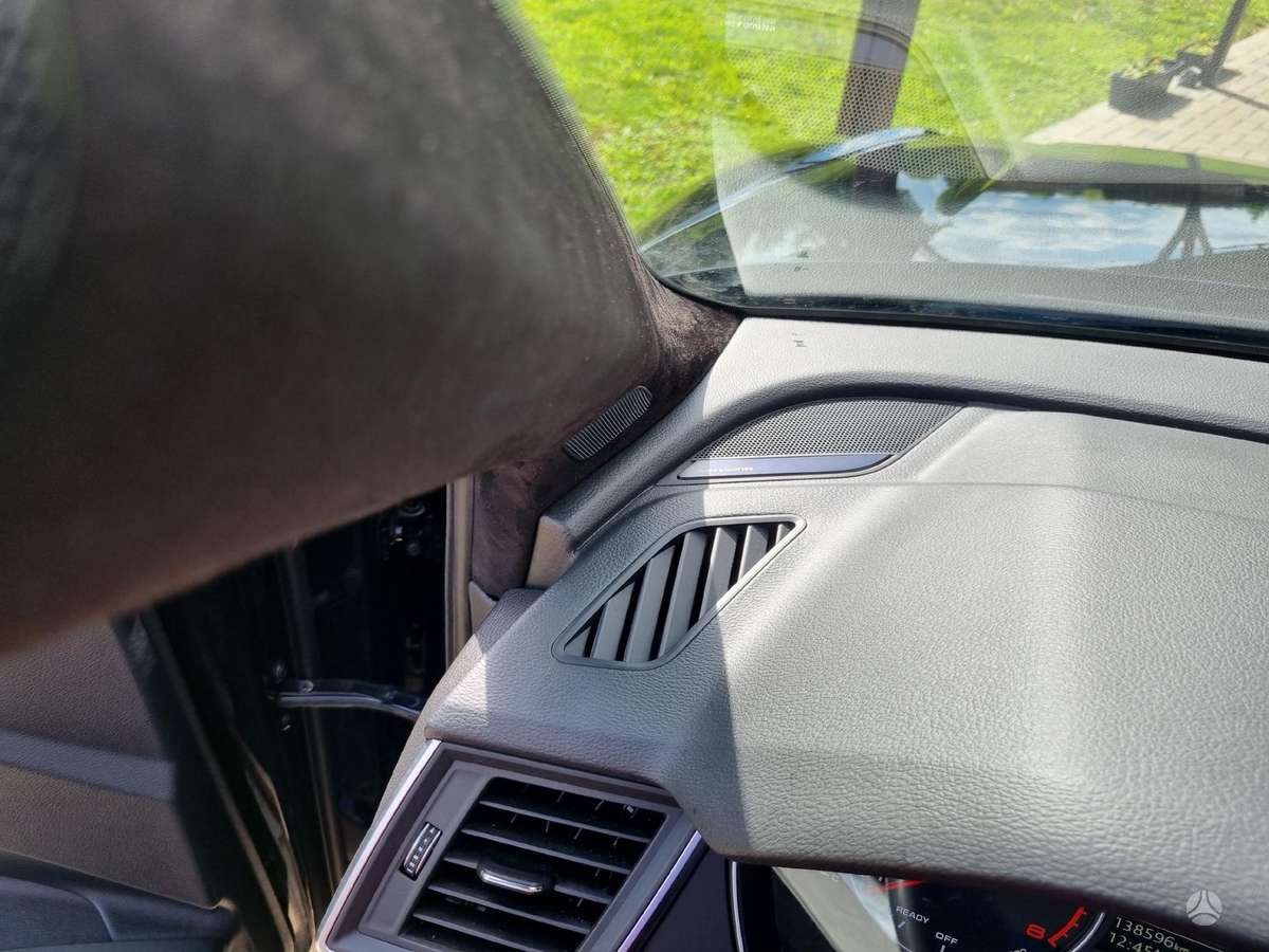 Audi Q5, 2.0 l., off-road / crossover