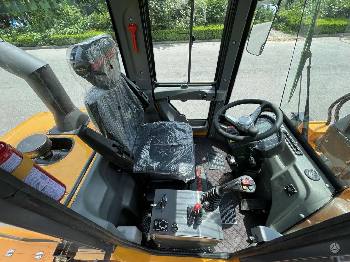 MULTILOADER TL30T, фронтальные погрузчики