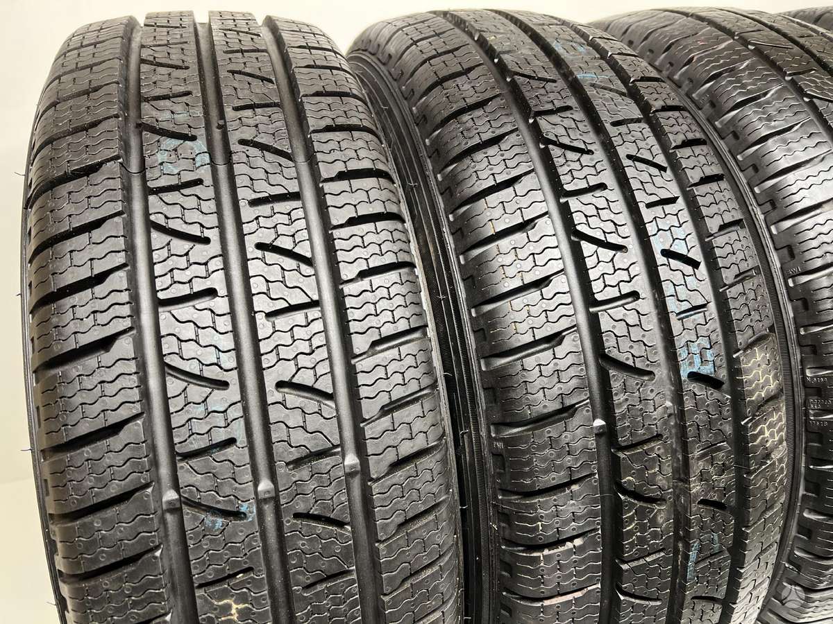 Pirelli Carrier Winter 99%, winter 215/65 R16