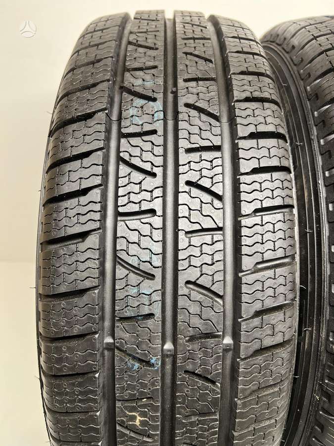 Pirelli Carrier Winter 99%, winter 215/65 R16