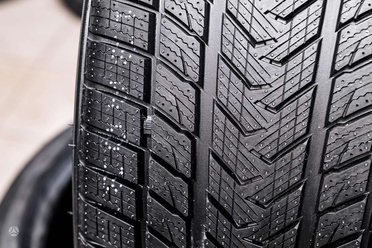 Gripmax SureGrip Pro Winter, winter 245/35 R21