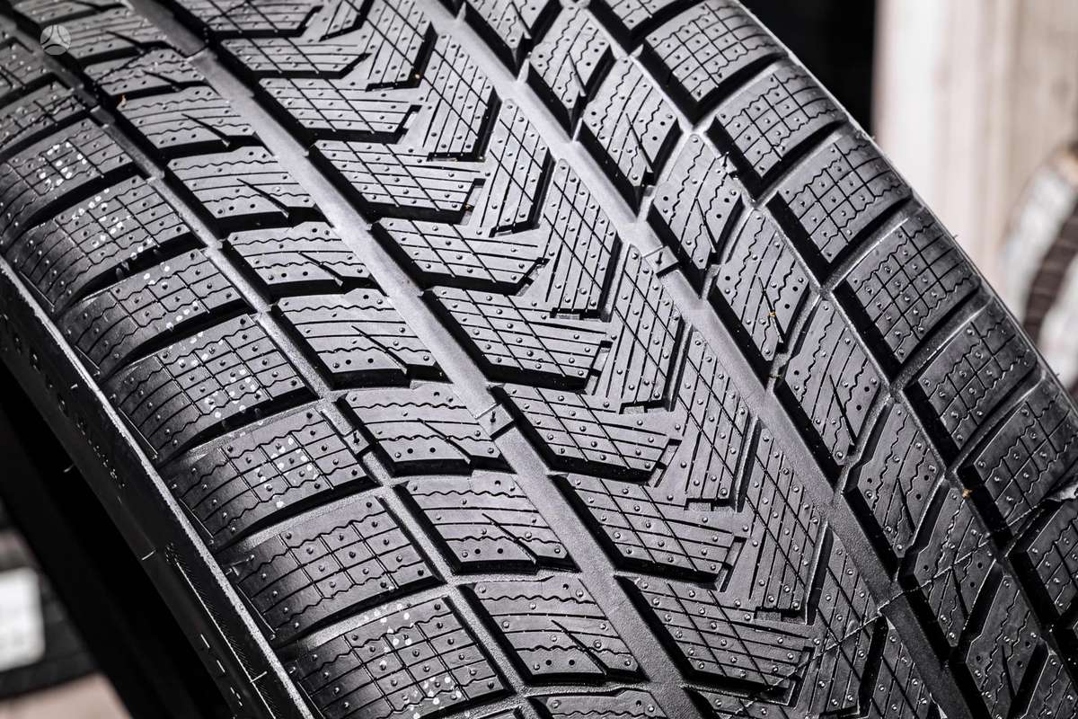 Gripmax SureGrip Pro Winter, winter 245/35 R21