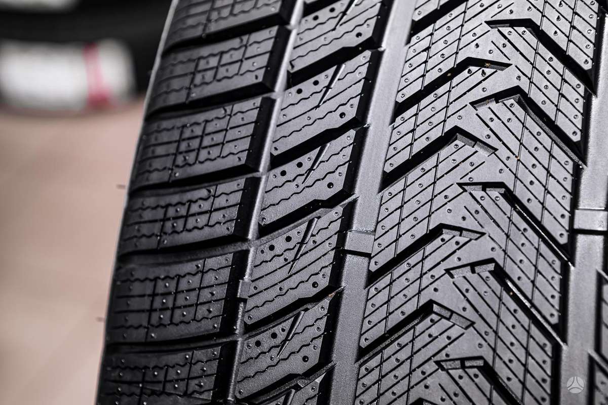 Gripmax SureGrip Pro Winter, winter 245/35 R21