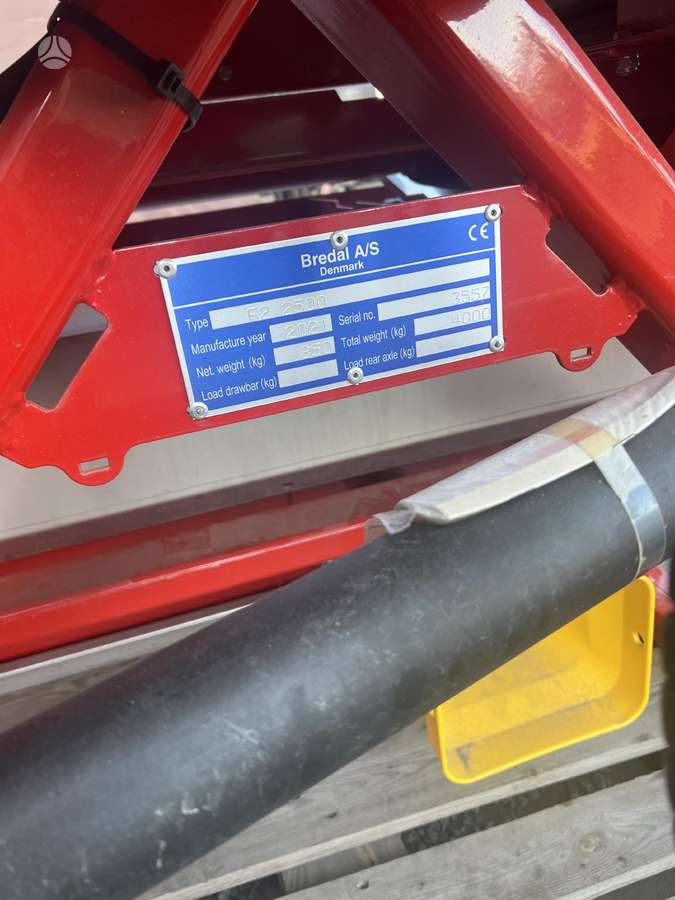 Bredal F2, spreaders