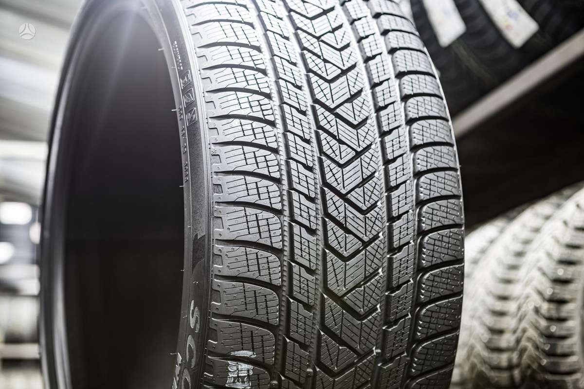 Pirelli Scorpion Winter, winter 275/35 R22