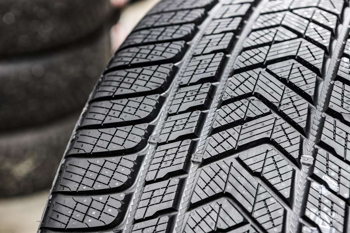 Pirelli Scorpion Winter, winter 275/35 R22