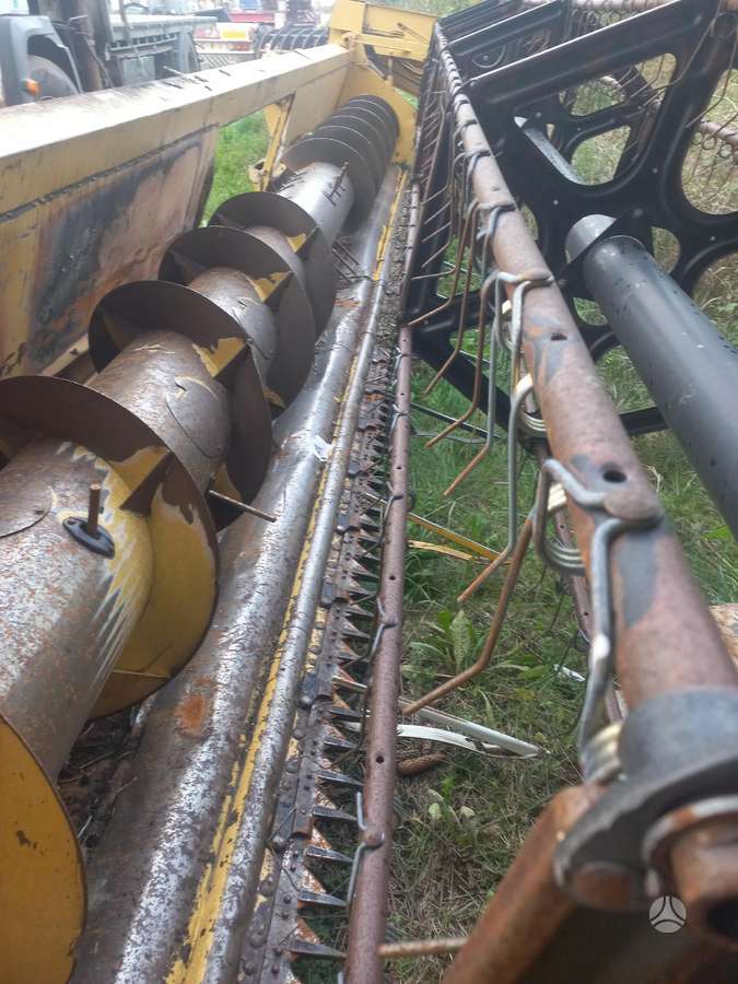 New Holland TX-68