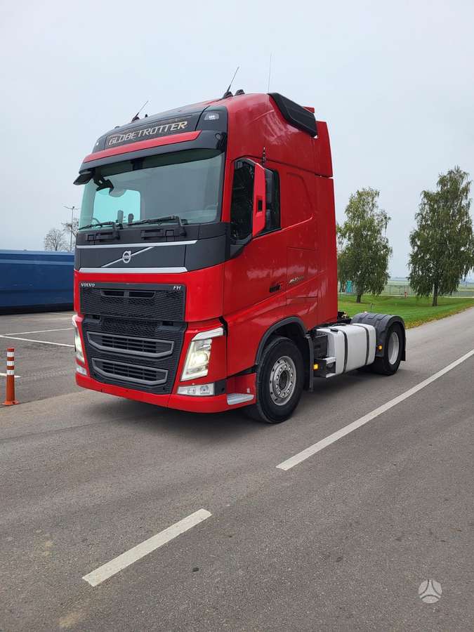 Volvo FH-4, semi-trailer trucks