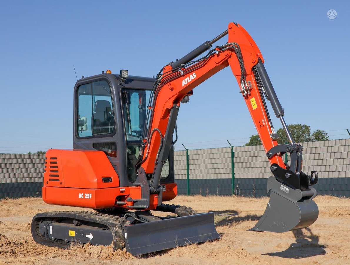Atlas AC25F, мини-экскаваторы