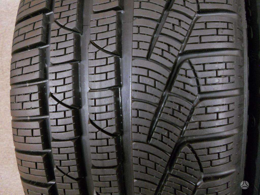 Pirelli 2023m 8mm 95% PZero Winter, winter 245/40 R19