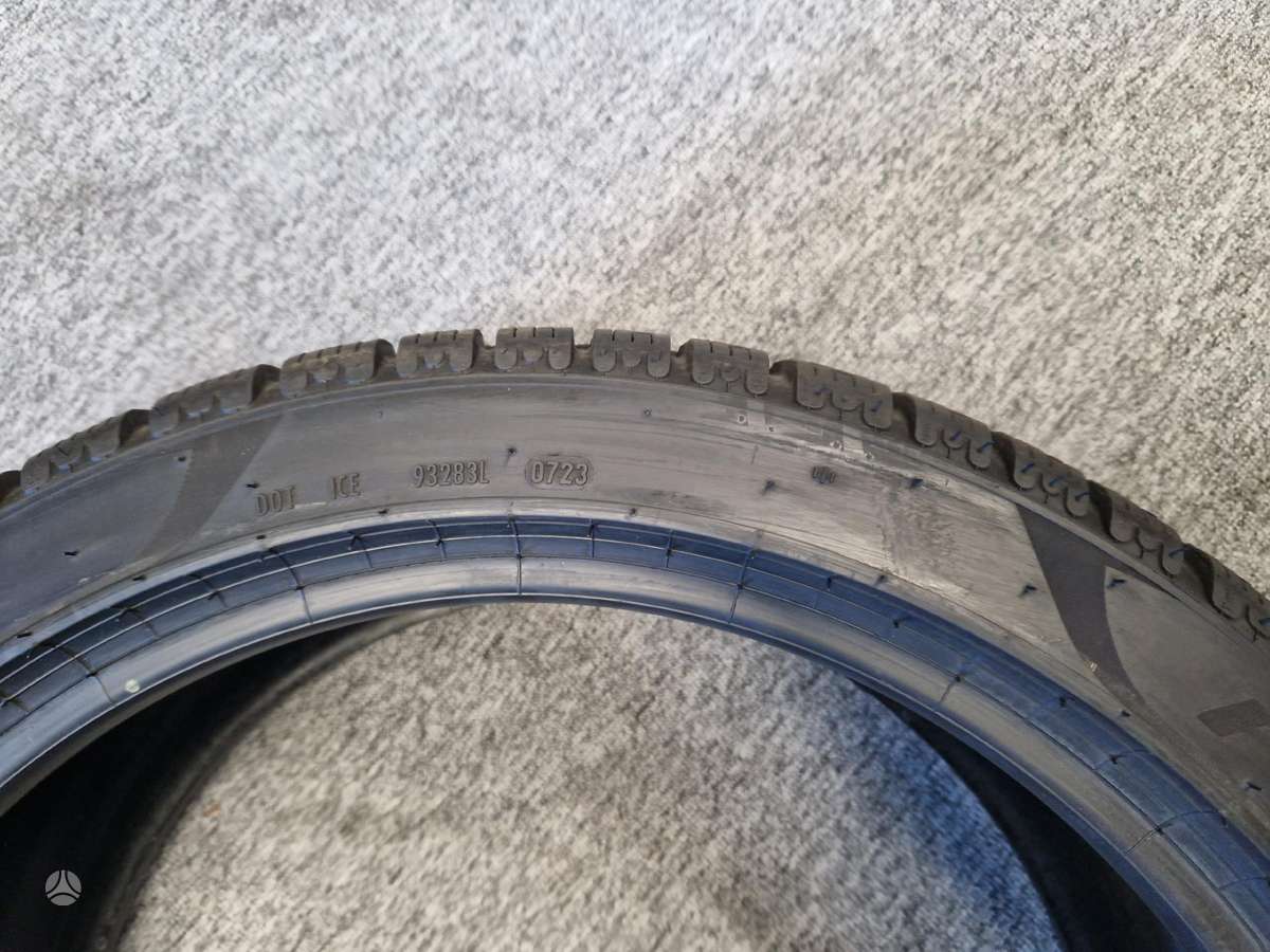 Pirelli 2023m 8mm 95% PZero Winter, winter 245/40 R19