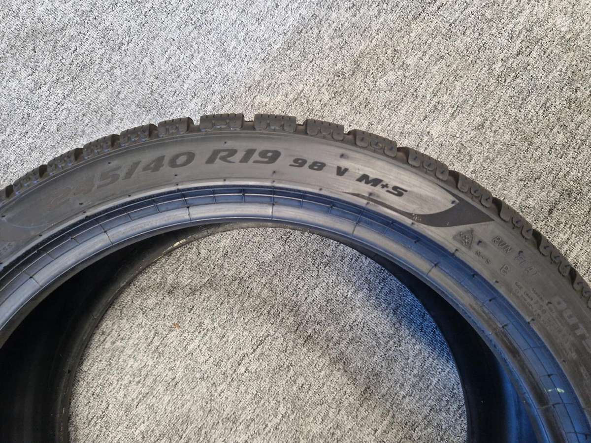 Pirelli 2023m 8mm 95% PZero Winter, winter 245/40 R19