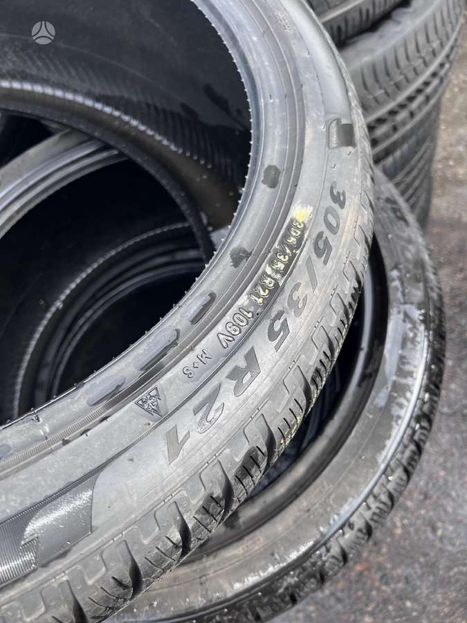 Pirelli Scorpion winter, зимние 305/35 R21