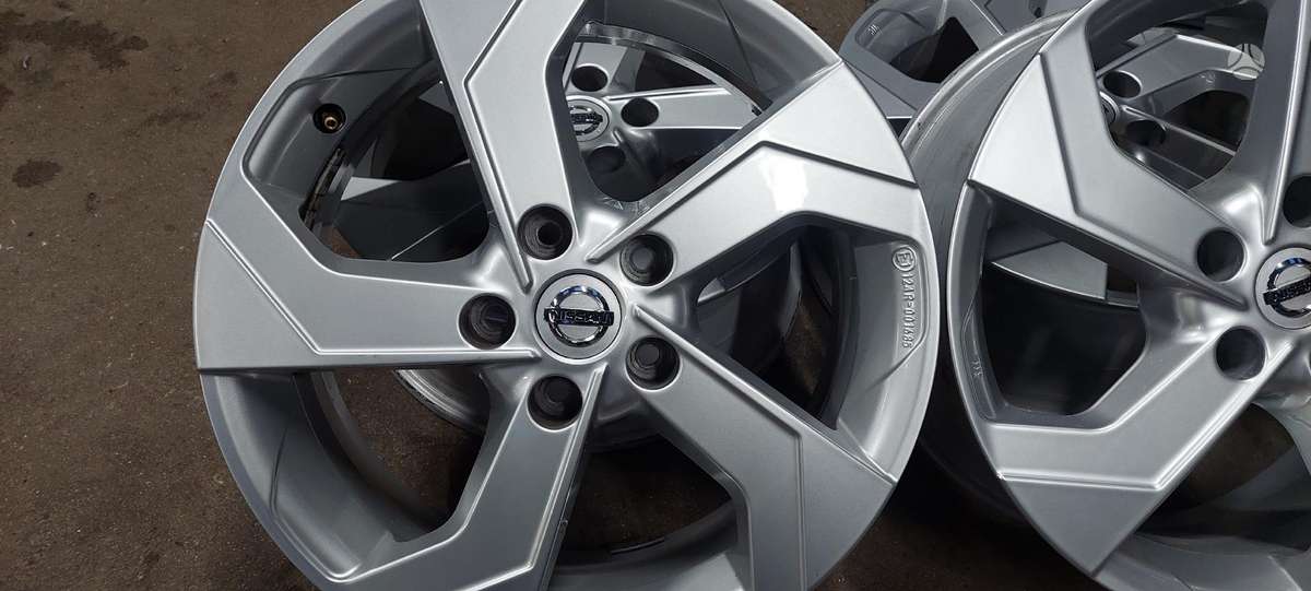Nissan, lengvojo lydinio, R17