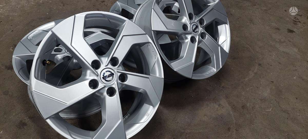 Nissan, lengvojo lydinio, R17