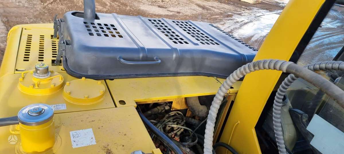 Komatsu LiuGong CLG 915D, ekskavatoriai