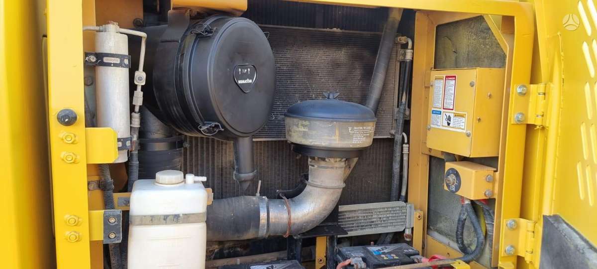 Komatsu LiuGong CLG 915D, ekskavatoriai