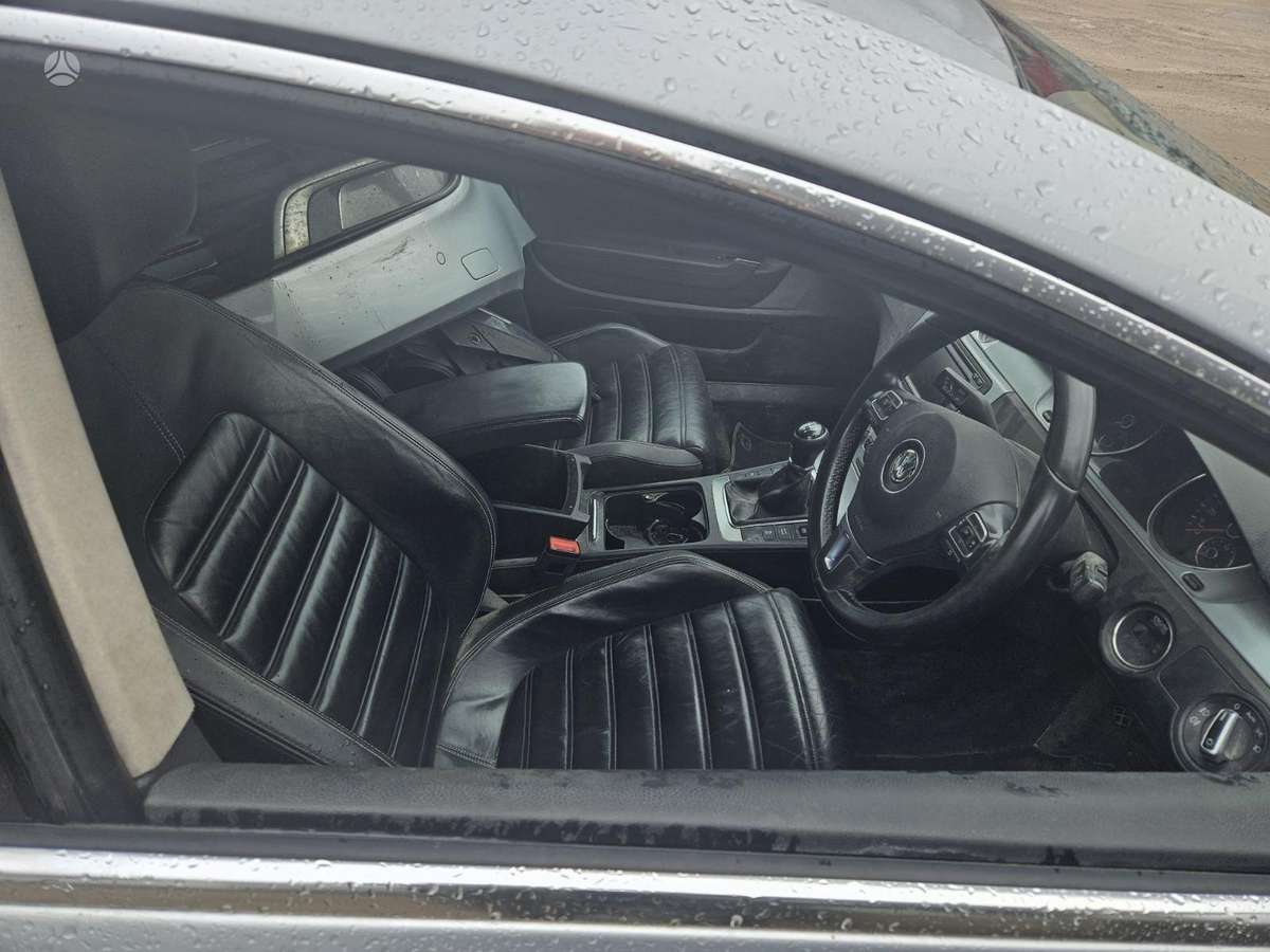 Volkswagen Passat CC dalimis
