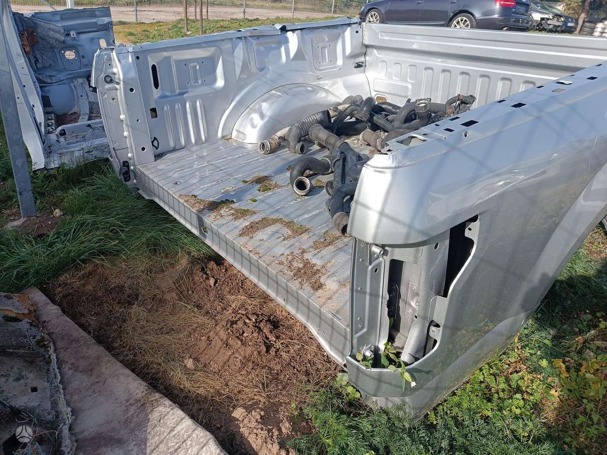 Ford F-150 frame rails (fornt, rear)