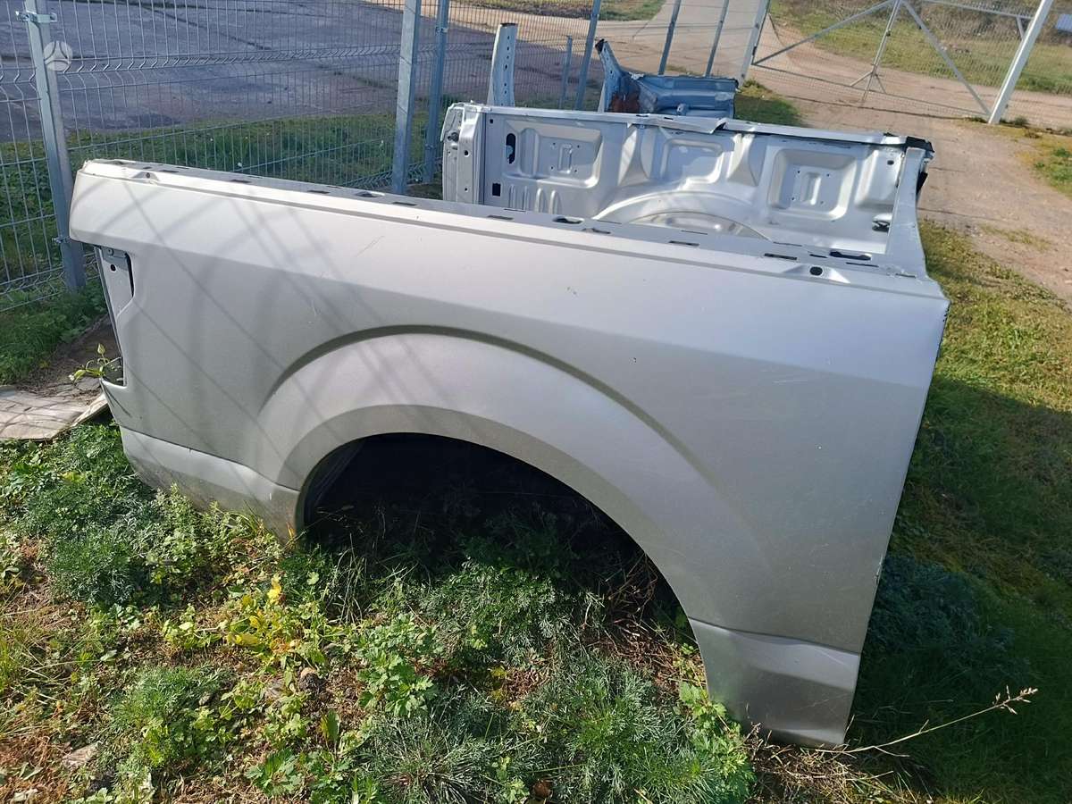 Ford F-150 frame rails (fornt, rear)