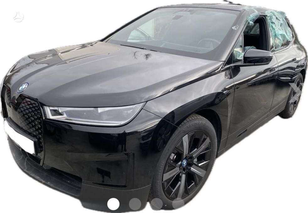 BMW iX dalimis.