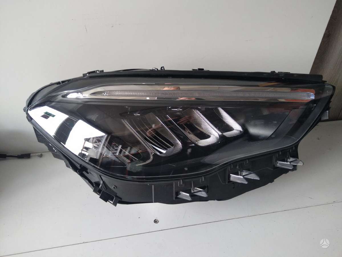Mercedes-Benz GLA klasė lights