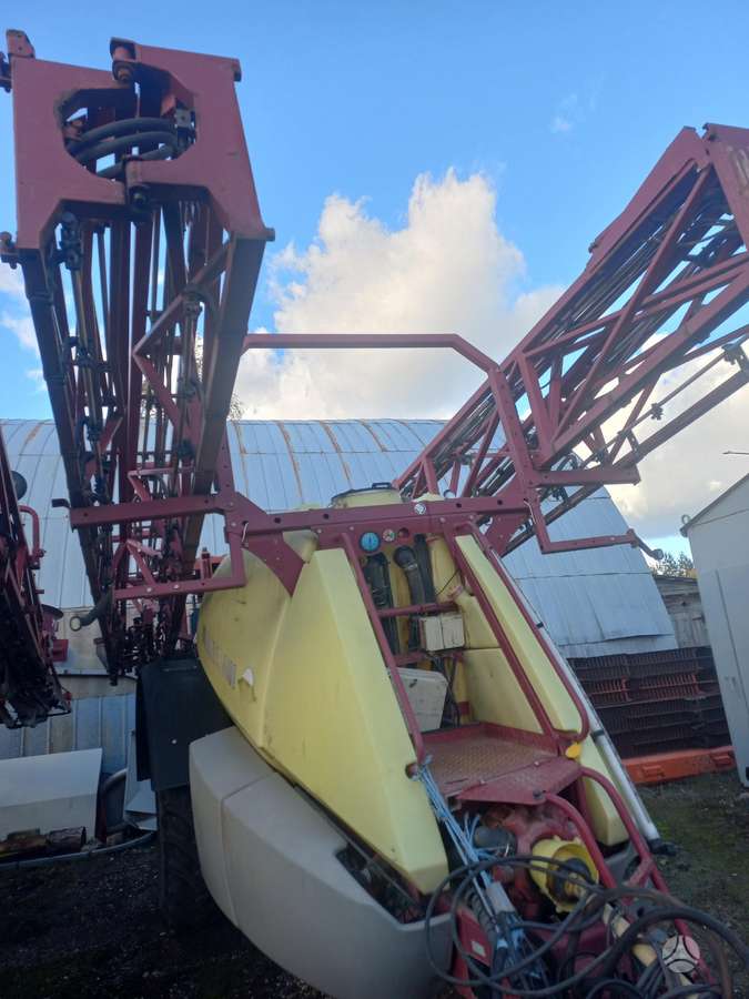 Hardi COMANDER 4400, разбрызгиватели