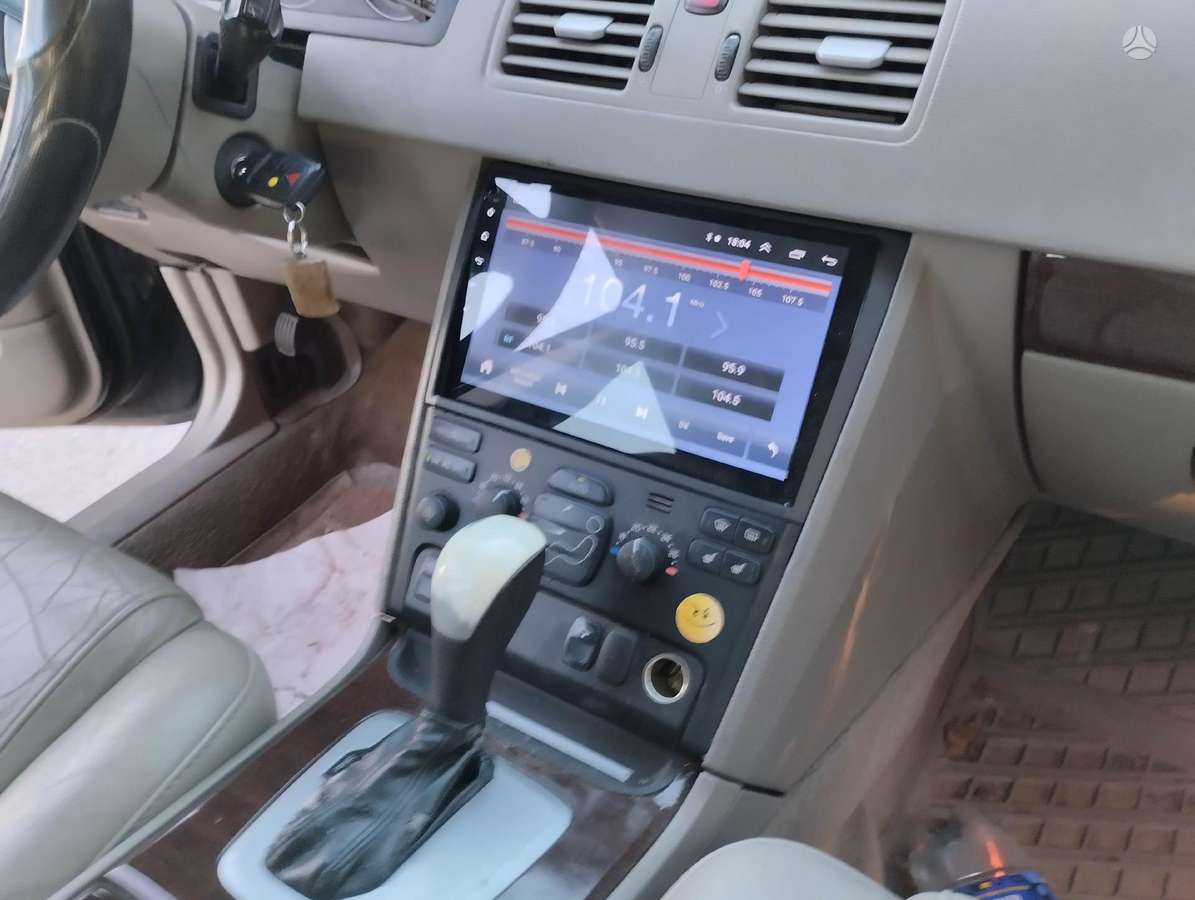 Volvo XC90 dalimis