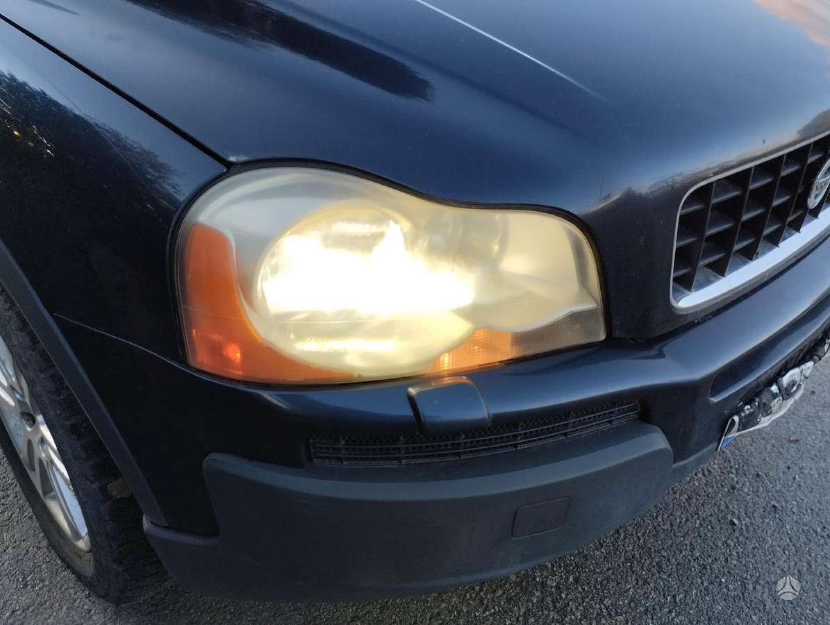 Volvo XC90 dalimis