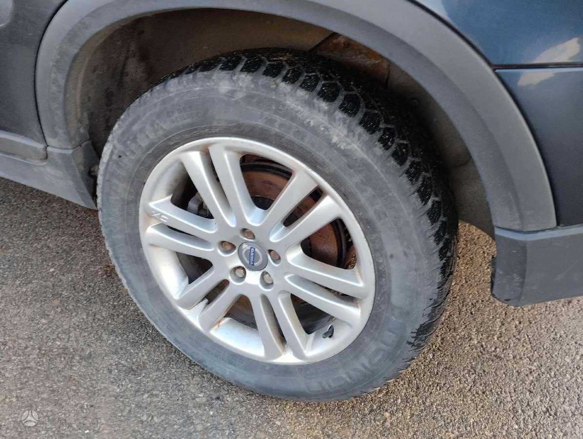 Volvo XC90 for parts