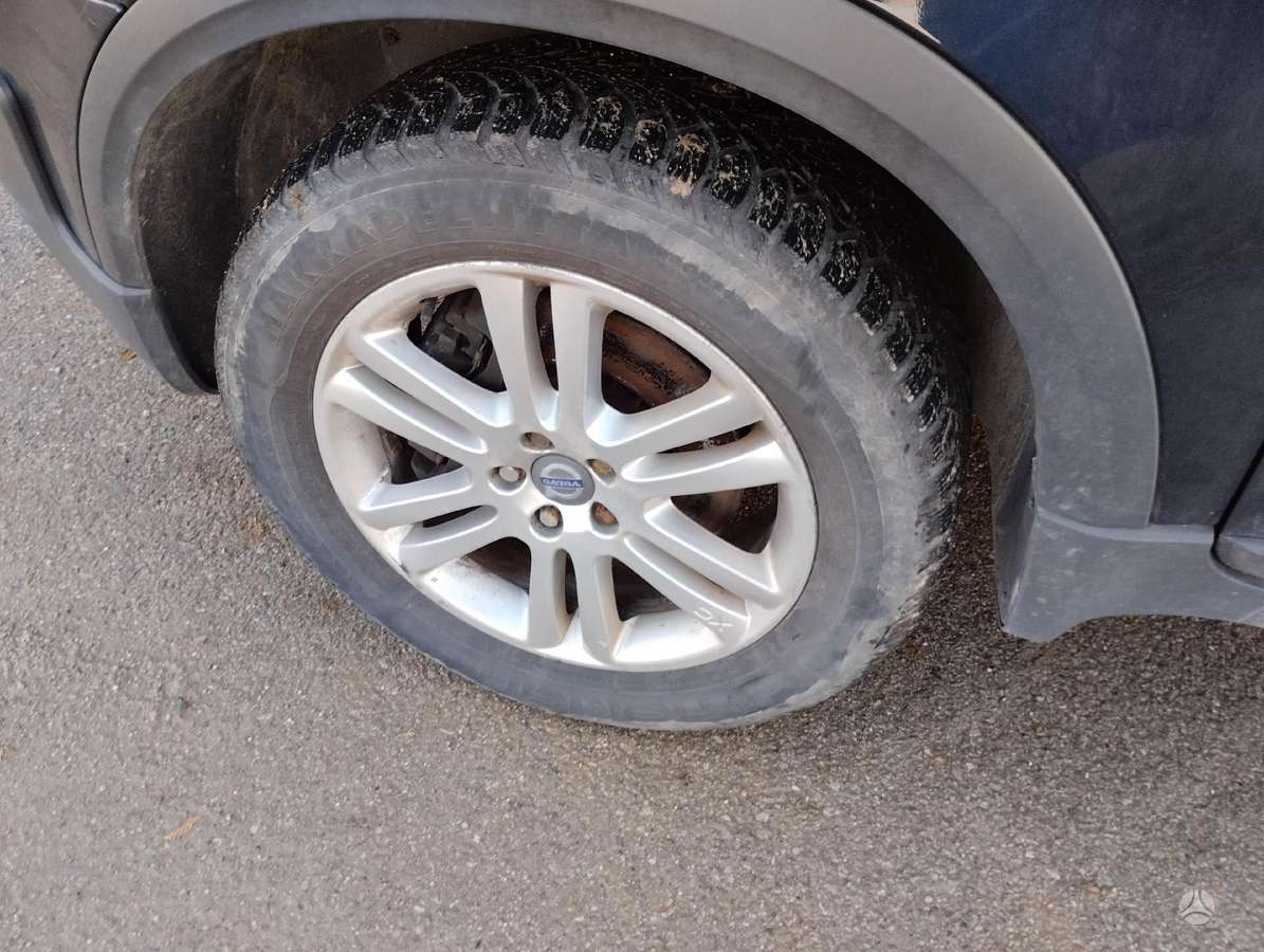 Volvo XC90 dalimis