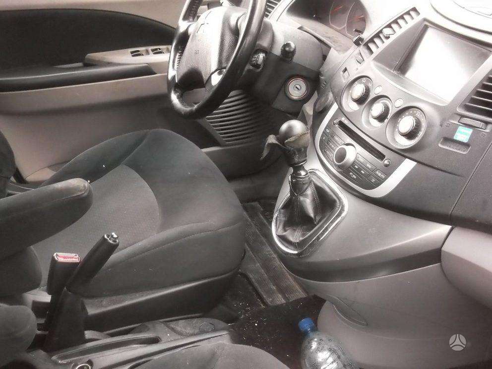 Mitsubishi Grandis