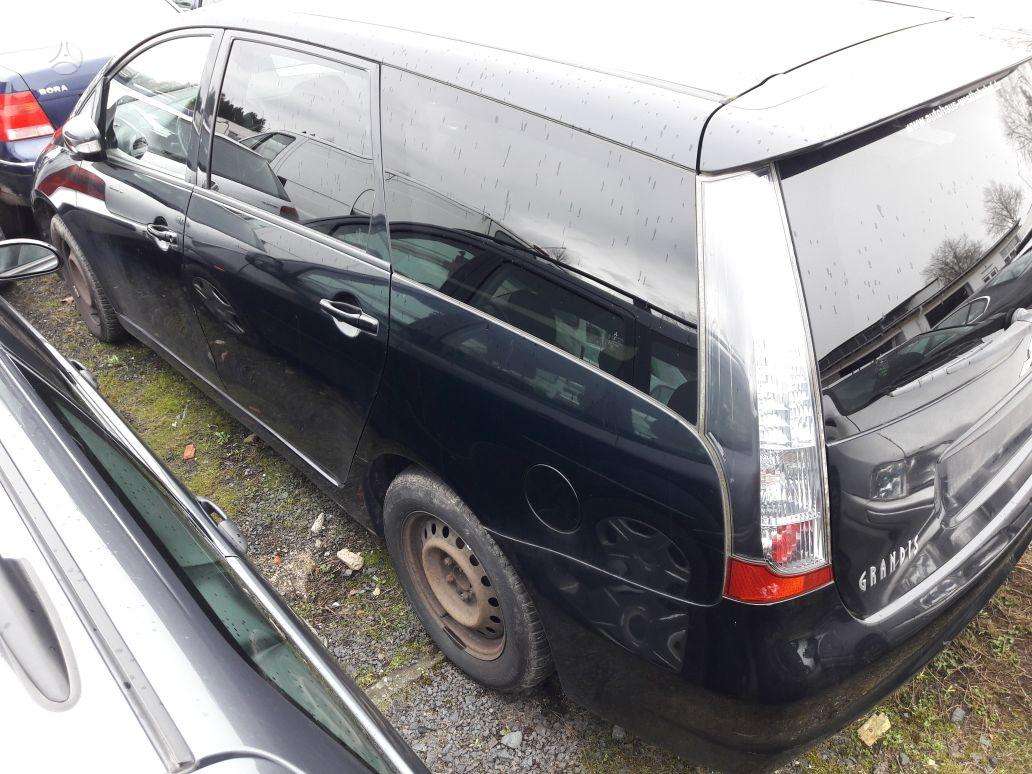 Mitsubishi Grandis