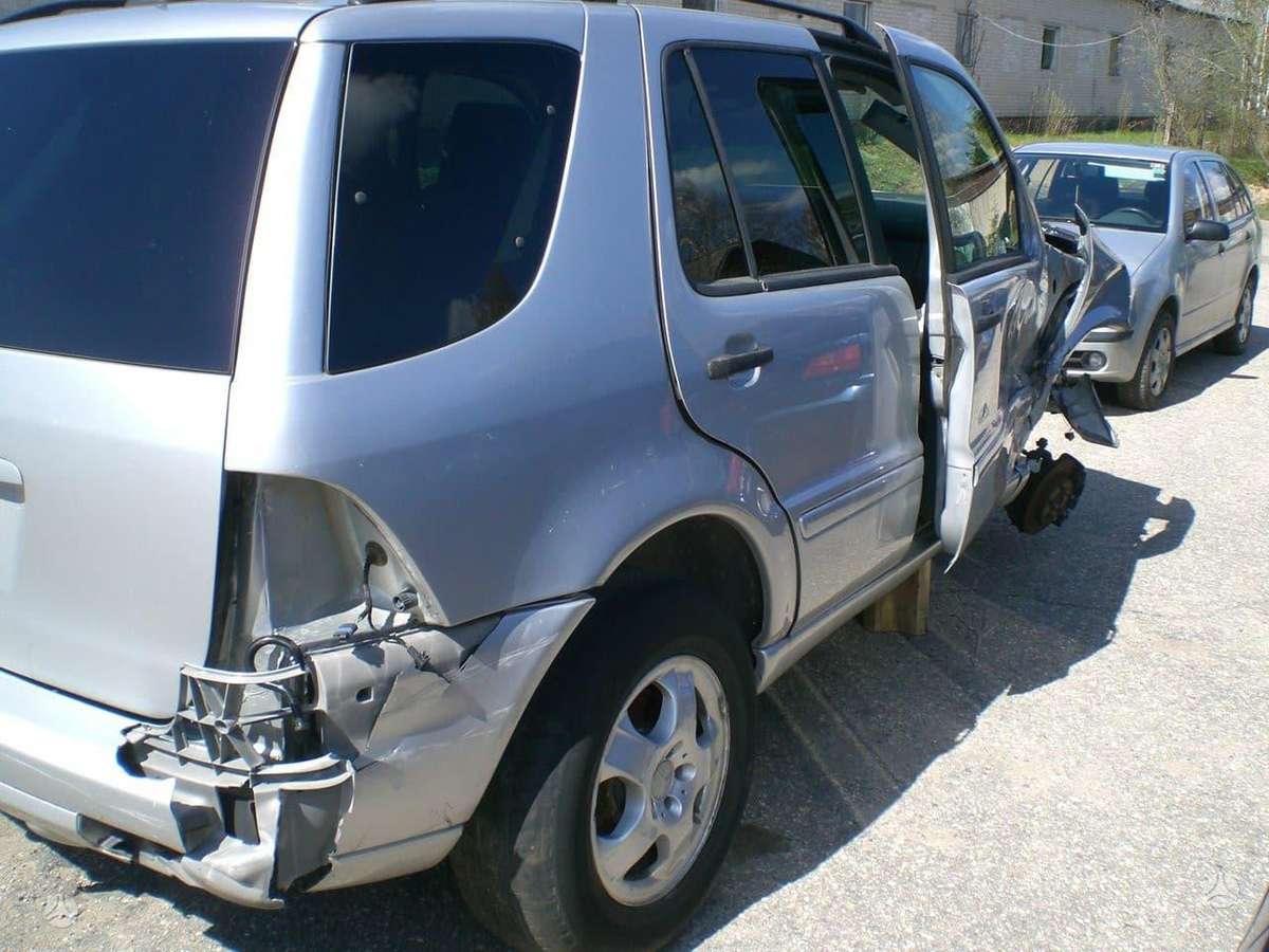 Mercedes-Benz ML350