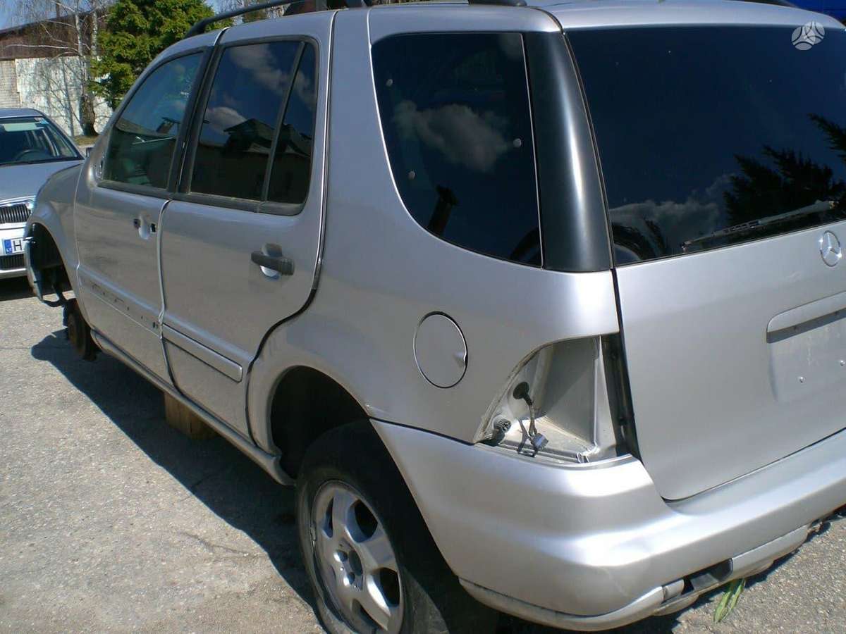 Mercedes-Benz ML350