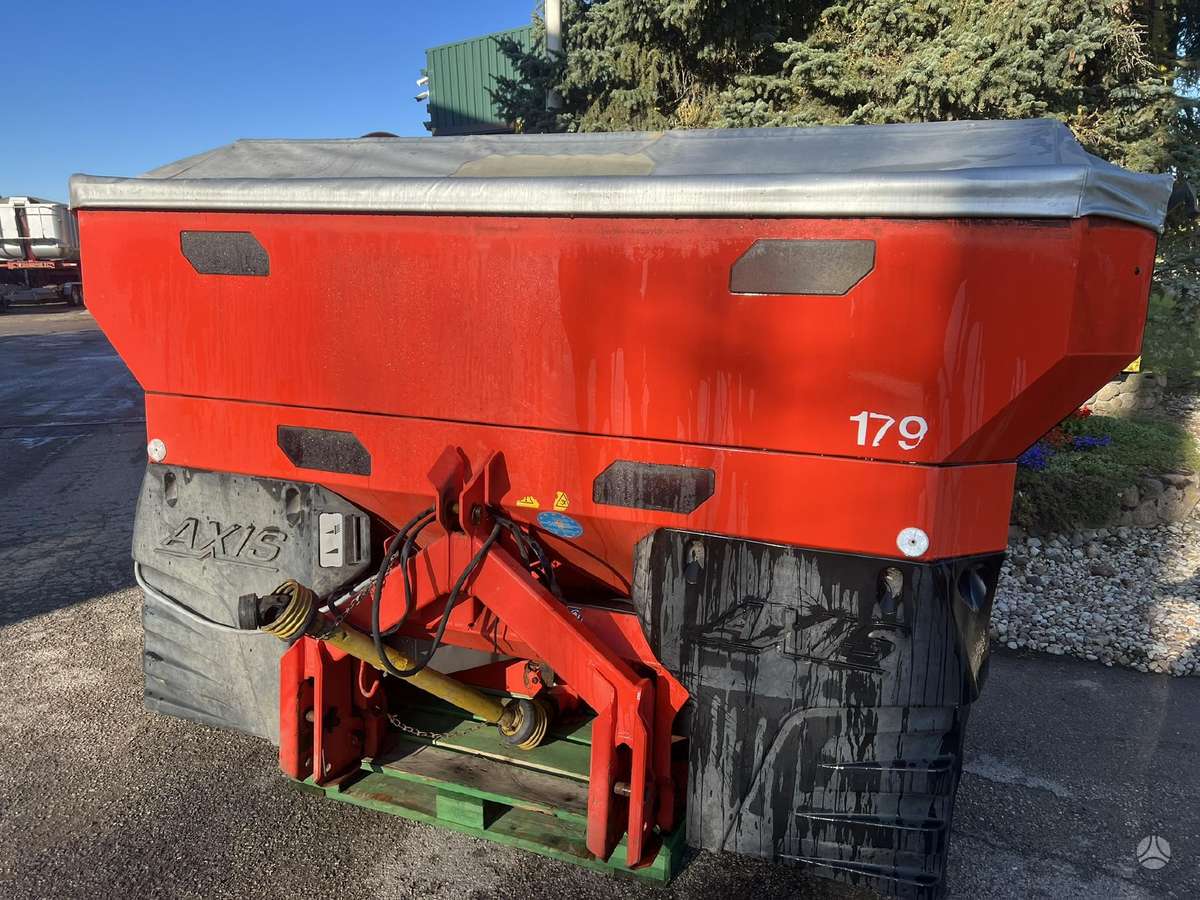 Kuhn Rauch Axis 30.1 W, spreaders