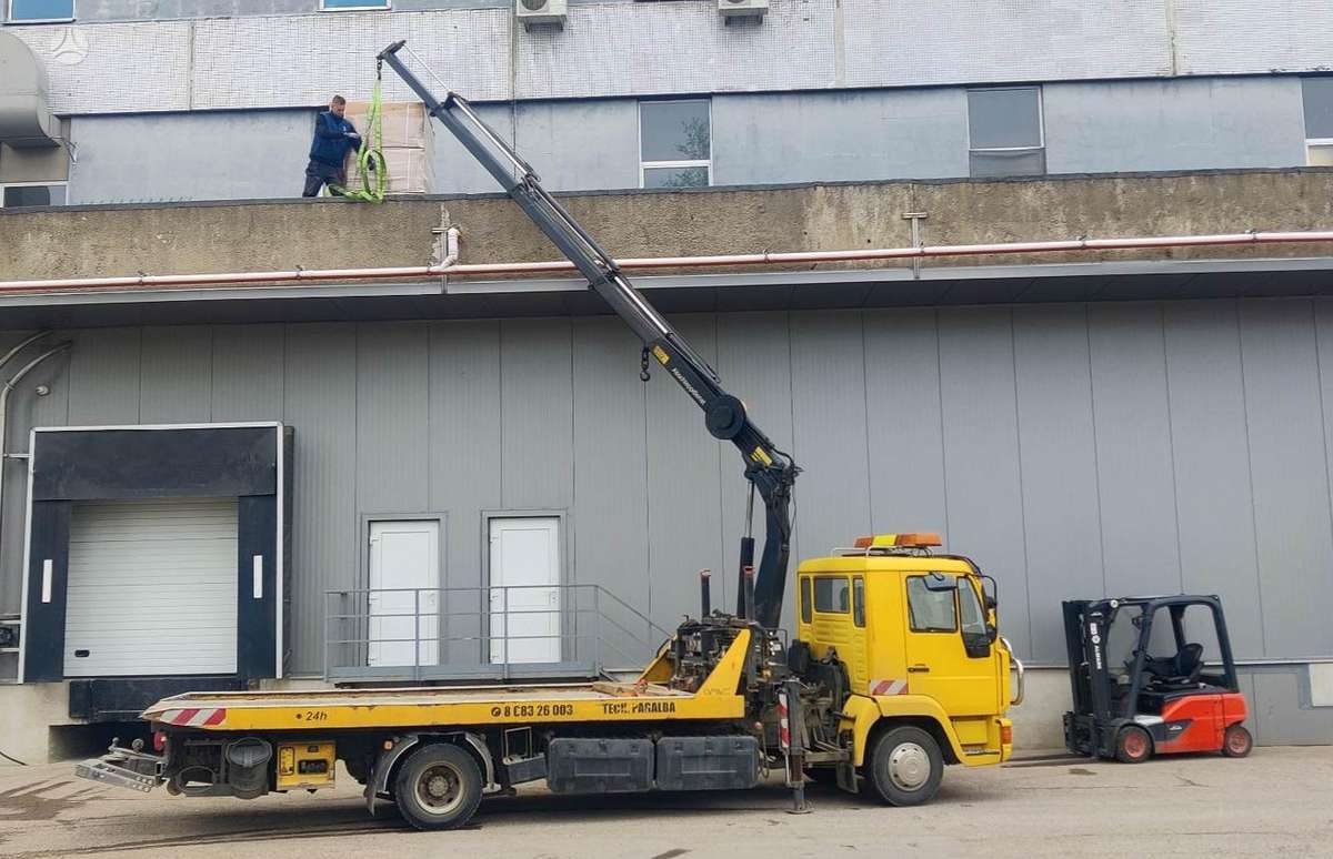 Krovinių ir žemės ūkio technikos pervežimas