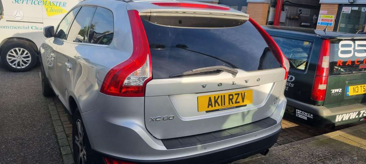 Volvo XC60 dalimis