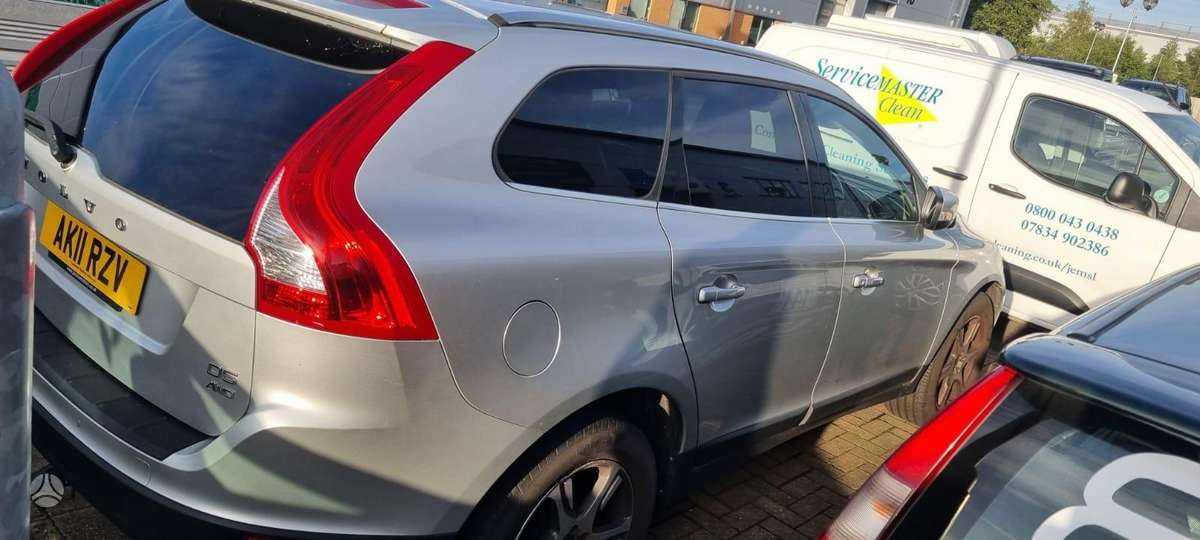 Volvo XC60 dalimis