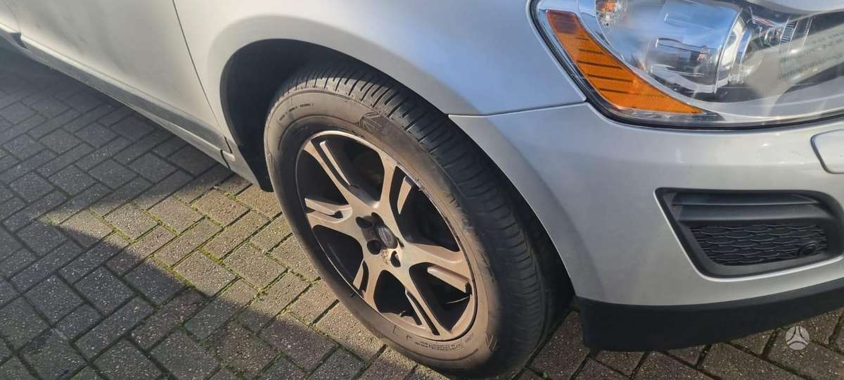 Volvo XC60 по частям