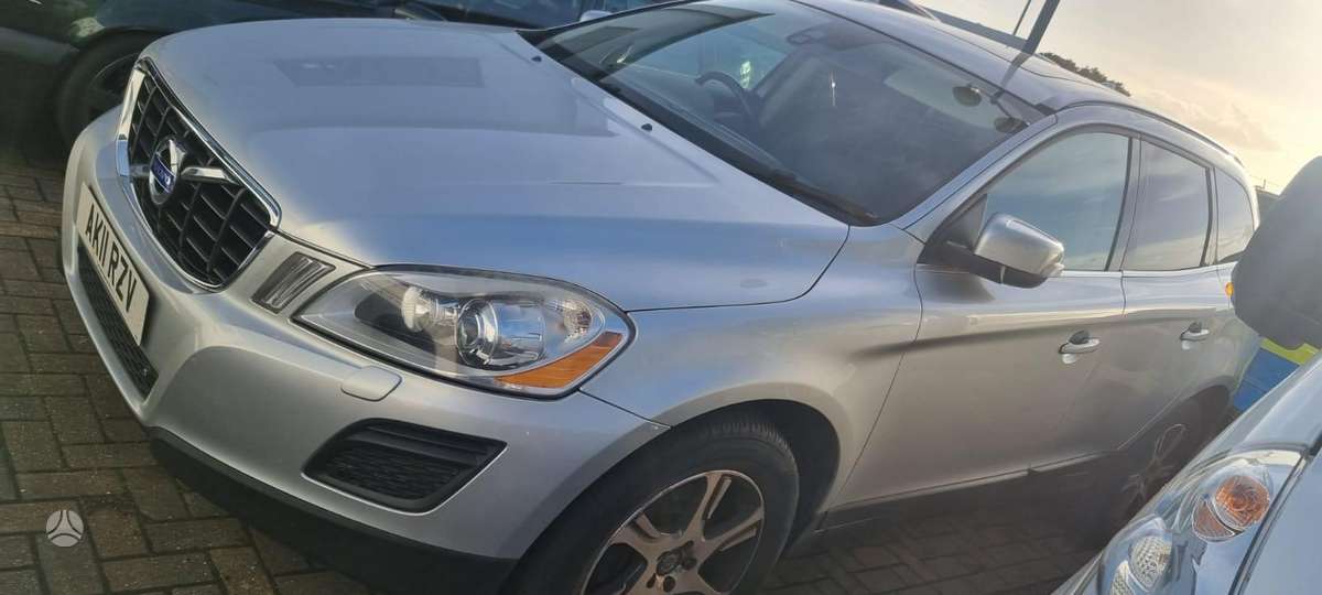 Volvo XC60 dalimis