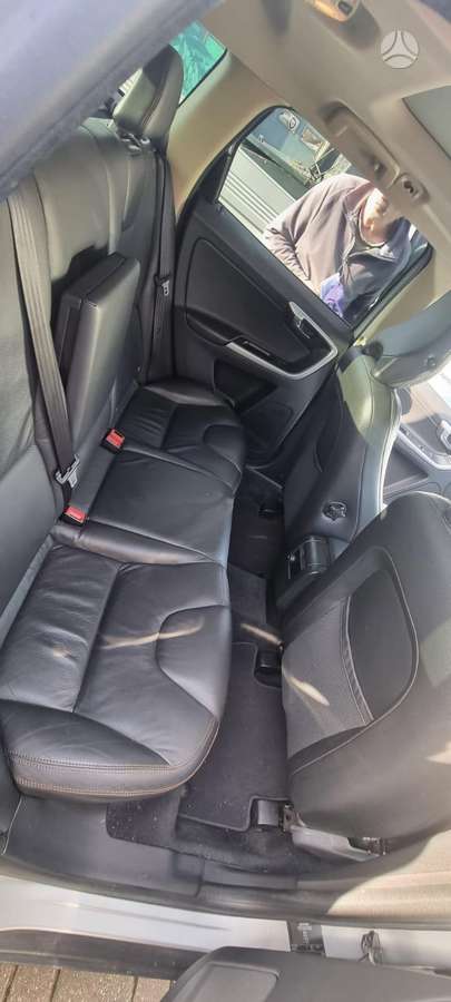 Volvo XC60 dalimis